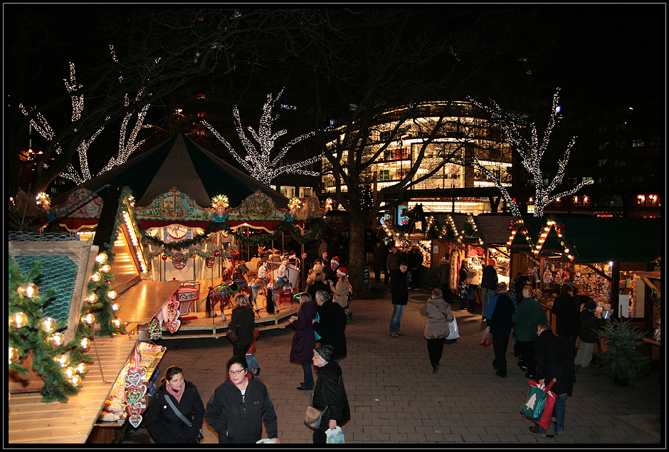  Weihnachtsmarkt am Schauspielhaus in Düsseldorf