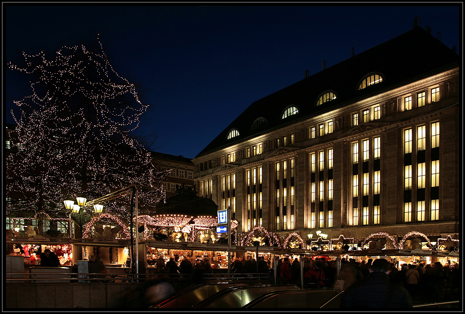  Weihnachtsmarkt  Düsseldorf - Heinrich-Heine-Platz 