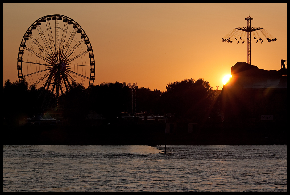 Größte Kirmes am Rhein