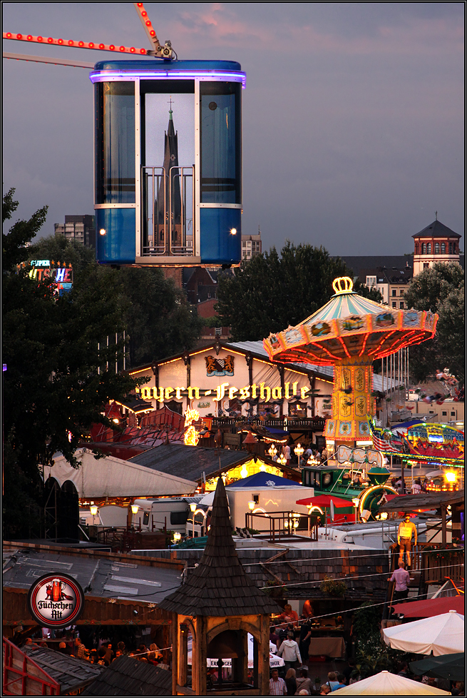 Kirmes am Rhein in Düsseldorf