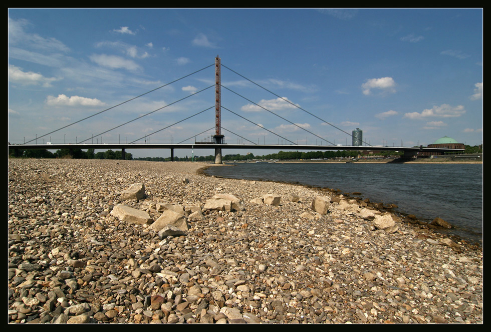  Düsseldorf - Oberkasseler Brücke