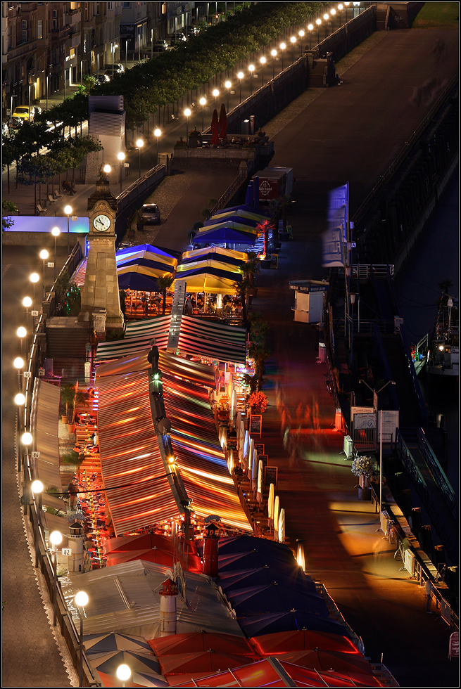 Die Düsseldorfer Rheinpromenade 