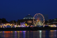 Kirmes an der Tonhalle in Düsseldorf